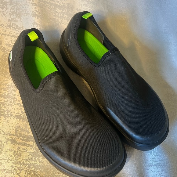 OOFOS | Shoes | Oofos Womens Oomg Eezee Low Shoe Black Size 7 | Poshmark